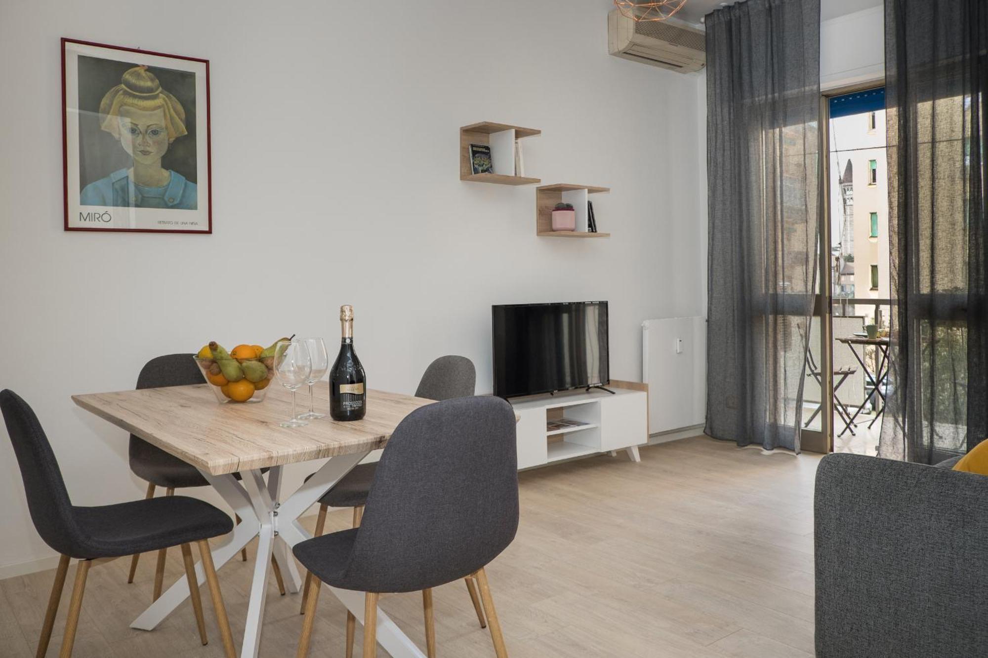Flats4Rent Elisa Apartment เวโรนา ภายนอก รูปภาพ